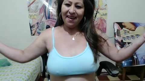 Snapshot of evangelinhotxxx33 chatting on 03-01-25, 11:58 Eva online show from 03-01-25, 11:58