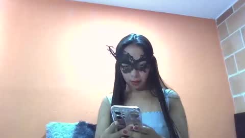 Snapshot of evangelinne_01 chatting on 10-28-25, 01:14 evangelinne_01 online show from 10-28-25, 01:14