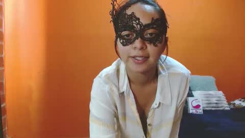 Snapshot of evangelinne_01 chatting on 11-21-25, 05:00 evangelinne_01 online show from 11-21-25, 05:00