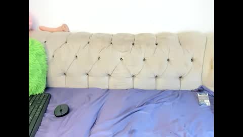 Snapshot of evangely15 chatting on 03-05-25, 11:06 evangely online show from 03-05-25, 11:06