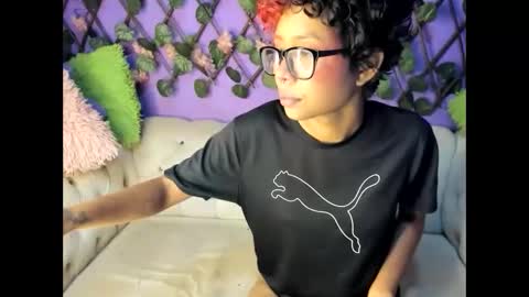 Snapshot of evangely15 chatting on 09-19-25, 11:44 evangely online show from 09-19-25, 11:44