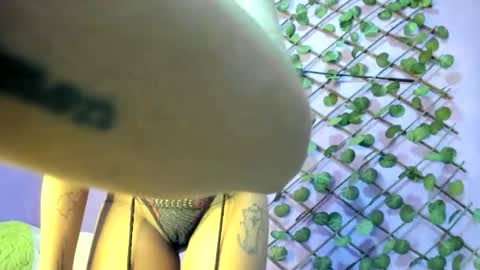 Snapshot of evangely15 chatting on 10-18-25, 11:33 evangely online show from 10-18-25, 11:33