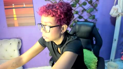 Snapshot of evangely15 chatting on 11-05-25, 11:43 evangely online show from 11-05-25, 11:43