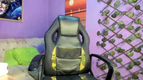 Snapshot of evangely15 chatting on 11-23-25, 12:16 evangely online show from 11-23-25, 12:16