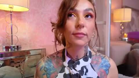 Snapshot of evangelyne1 chatting on 07-10-26, 03:58 Evangelyne online show from 07-10-26, 03:58