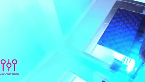 Snapshot of evanllelyne chatting on 04-25-26, 01:41 evanllelyne online show from 04-25-26, 01:41