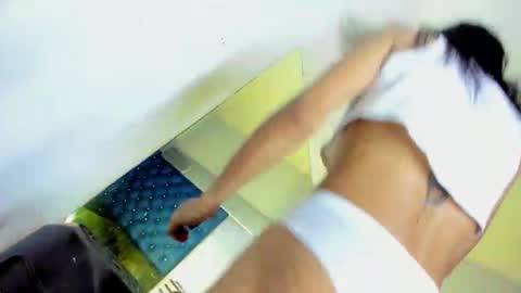 Snapshot of evanllelyne chatting on 05-20-26, 12:33 evanllelyne online show from 05-20-26, 12:33