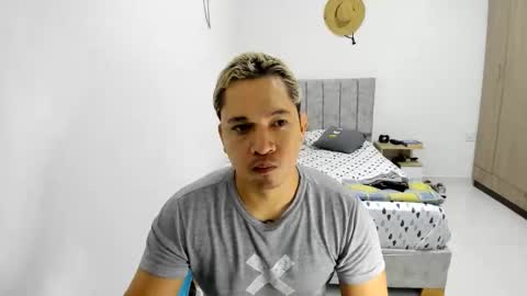 Evan online show from 06-11-26, 11:41