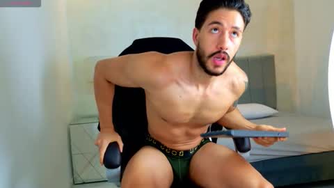 E V A N S online show from 03-08-26, 10:35