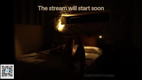 Snapshot of evapunkprincess chatting on 03-10-25, 06:49 Eva online show from 03-10-25, 06:49