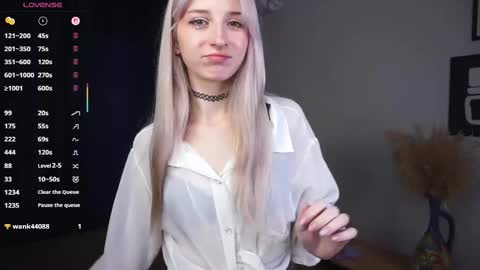 Eva online show from 09-25-25, 06:39