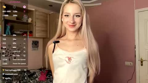 Eva online show from 10-17-25, 07:11