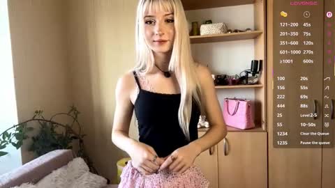 Eva online show from 11-08-25, 08:25