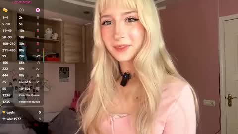 Eva online show from 11-26-25, 07:42