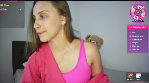 Snapshot of evarenard_ chatting on 07-21-26, 07:27 evarenard_ online show from 07-21-26, 07:27