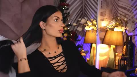 EvaRhea online show from 12-18-25, 03:56