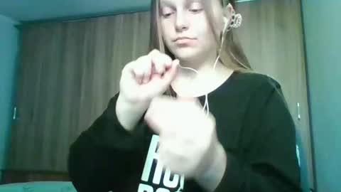 evasapples2026 online show from 04-01-26, 08:50