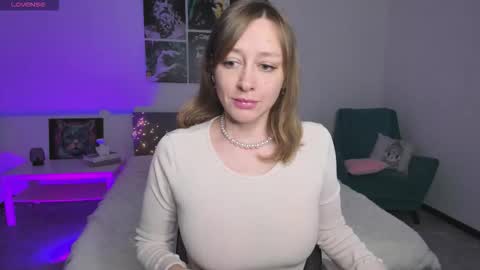 Snapshot of evashiny_ chatting on 11-28-25, 03:42 Eve online show from 11-28-25, 03:42