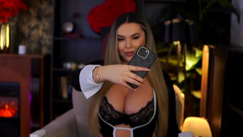 Eva online show from 04-17-26, 11:46