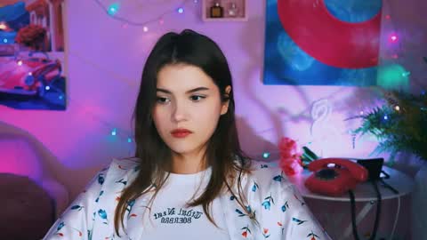 Snapshot of evathopson chatting on 12-21-24, 12:16 Eva next stream - - 1600 UTC2000 online show from 12-21-24, 12:16