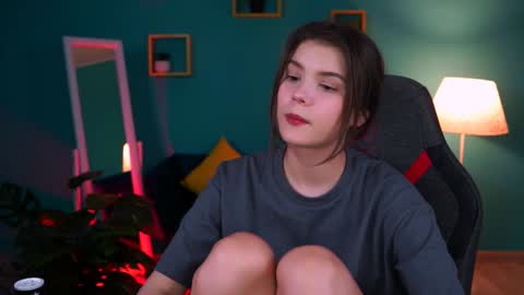 Snapshot of evathopson chatting on 01-24-25, 03:45 Eva next stream - - 1600 UTC2000 online show from 01-24-25, 03:45