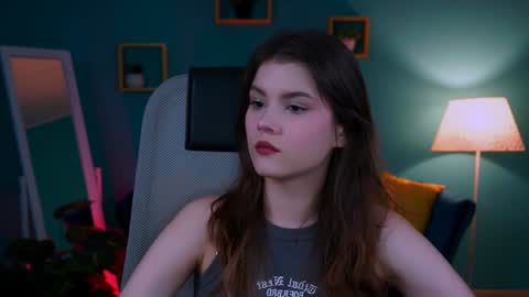 Snapshot of evathopson chatting on 01-26-25, 12:01 Eva next stream - - 1600 UTC2000 online show from 01-26-25, 12:01