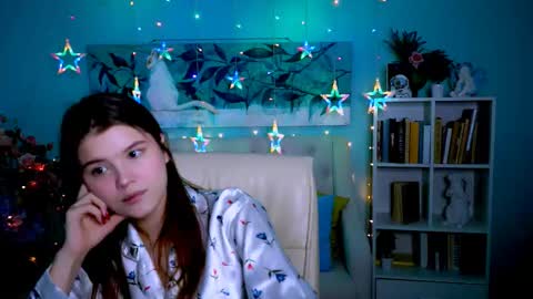 Snapshot of evathopson chatting on 03-04-25, 11:08 Eva next stream - - 1600 UTC2000 online show from 03-04-25, 11:08