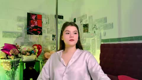 Snapshot of evathopson chatting on 03-08-25, 11:27 Eva next stream - - 1600 UTC2000 online show from 03-08-25, 11:27