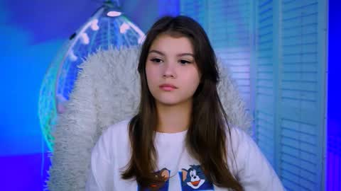 Snapshot of evathopson chatting on 10-26-25, 04:07 Eva next stream - - 1600 UTC2000 online show from 10-26-25, 04:07