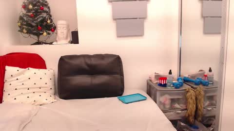 Eva Twiss online show from 01-13-26, 12:10