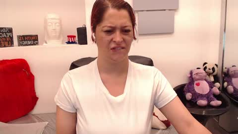 Snapshot of evatwiss chatting on 04-24-26, 12:29 Eva Twiss online show from 04-24-26, 12:29