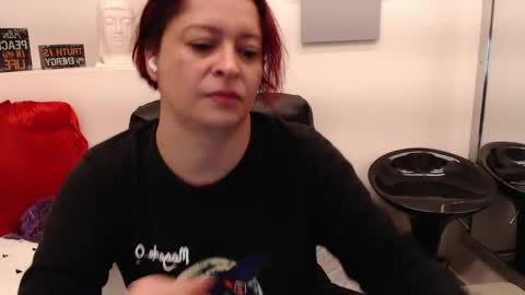 Snapshot of evatwiss chatting on 05-17-26, 06:37 Eva Twiss online show from 05-17-26, 06:37