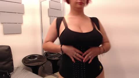 Snapshot of evatwiss chatting on 05-18-26, 01:28 Eva Twiss online show from 05-18-26, 01:28