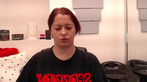 Snapshot of evatwiss chatting on 05-19-26, 12:00 Eva Twiss online show from 05-19-26, 12:00