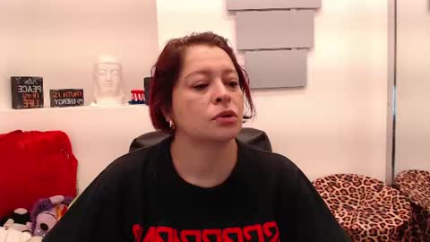 Snapshot of evatwiss chatting on 06-15-26, 12:40 Eva Twiss online show from 06-15-26, 12:40