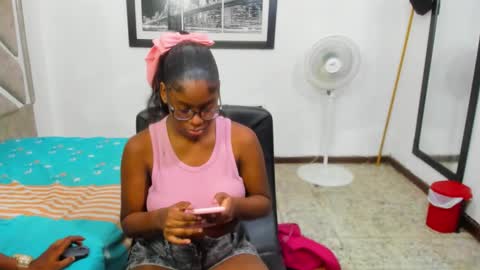 Snapshot of evaxemma chatting on 02-13-26, 01:51 Eva And Emmanuel online show from 02-13-26, 01:51