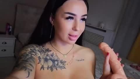 Snapshot of evaxrose chatting on 09-26-25, 03:43 Eva online show from 09-26-25, 03:43