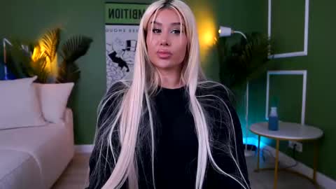 Snapshot of evazane chatting on 04-26-26, 01:20 Eva online show from 04-26-26, 01:20