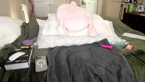 Snapshot of eve003300 chatting on 12-21-24, 02:19 Goddess Eve online show from 12-21-24, 02:19