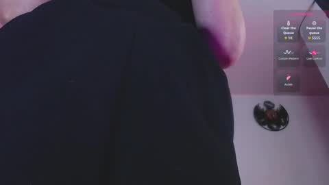 Eve Blue  friends. IG eve blue77 TW EveBlue 1 OF eveblue7 online show from 02-17-26, 01:57