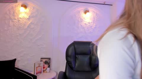 Snapshot of evebenson chatting on 02-08-26, 11:30 Eve online show from 02-08-26, 11:30