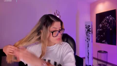 Snapshot of evebenson chatting on 02-25-26, 01:10 Eve online show from 02-25-26, 01:10