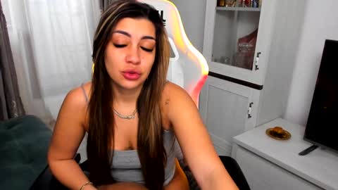 Snapshot of eveeevian chatting on 02-03-25, 01:19 eveeevian online show from 02-03-25, 01:19