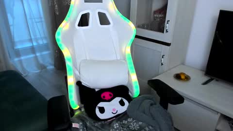 Snapshot of eveeevian chatting on 02-13-25, 05:22 eveeevian online show from 02-13-25, 05:22