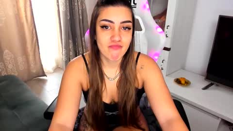 Snapshot of eveeevian chatting on 02-16-25, 11:27 eveeevian online show from 02-16-25, 11:27