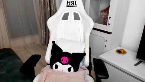 Snapshot of eveeevian chatting on 03-05-25, 04:46 eveeevian online show from 03-05-25, 04:46