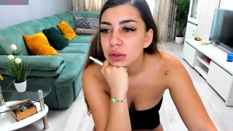 Snapshot of eveeevian chatting on 09-13-25, 08:14 eveeevian online show from 09-13-25, 08:14