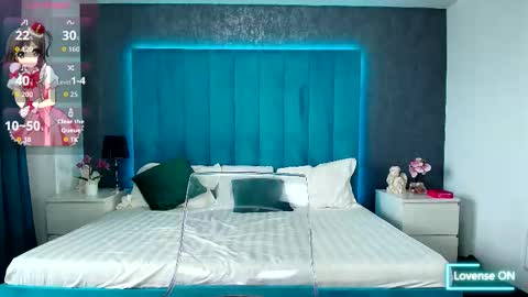 Snapshot of eveeevian chatting on 11-11-25, 09:53 eveeevian online show from 11-11-25, 09:53