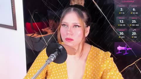 Snapshot of evelin_belen chatting on 09-12-25, 12:27 EVELIN online show from 09-12-25, 12:27