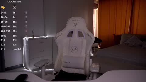 Snapshot of evelina_fox chatting on 07-12-26, 12:07 Evelina online show from 07-12-26, 12:07